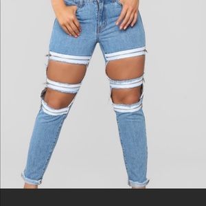 Keep Up Appearances Boyfriend Jeans - Medium Blue Wash